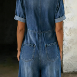 Agnes - Kurzärmliger Jumpsuit mit V-Ausschnitt