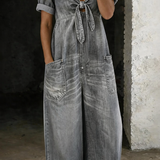 Agnes - Kurzärmliger Jumpsuit mit V-Ausschnitt