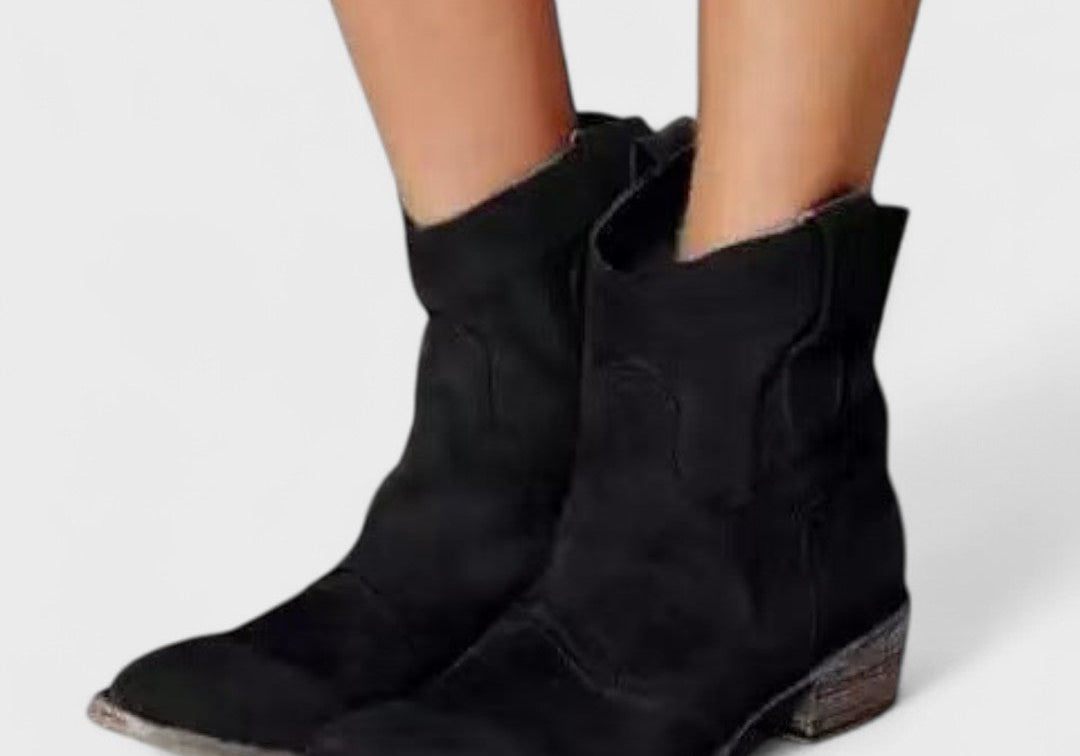 Carlotta | Timeless Elegant Ankle Boots