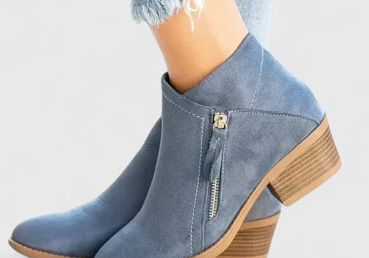 Auryziah | Orthopaedic Boots