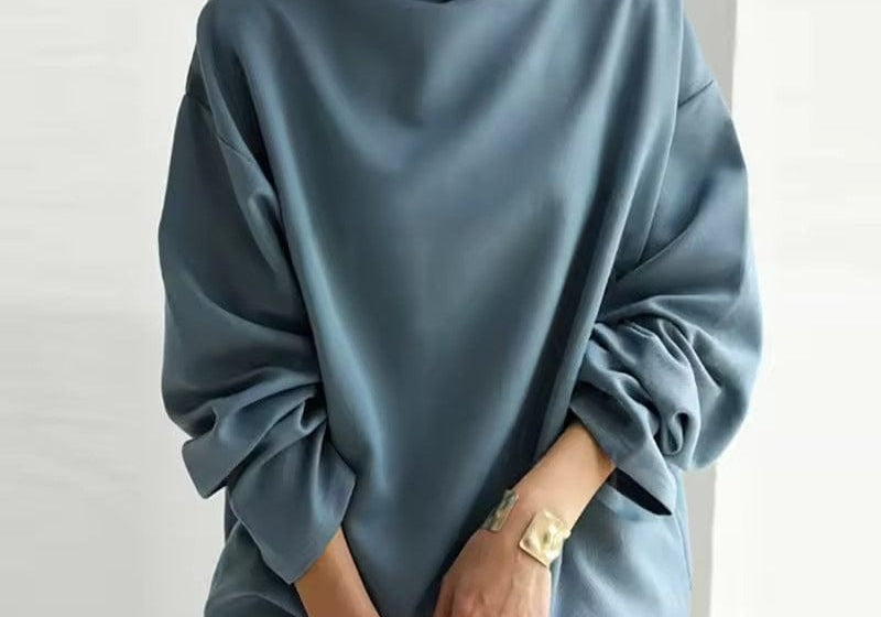 Lisa | Relaxed High-Neck Top