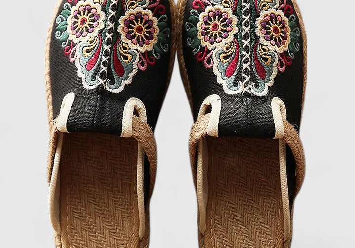 Clarize | Flat Sandals Embroidered