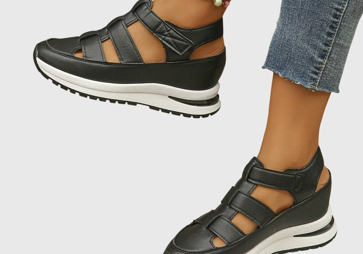 Finnie | Versatile Orthopaedic Sandals
