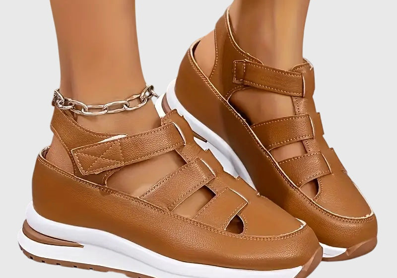 Finnie | Versatile Orthopaedic Sandals